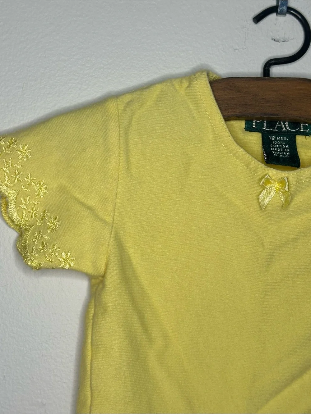 VTG/Y2K The Children’s Place Girls 12M Yellow Embroidered Floral Trim T-Shirt